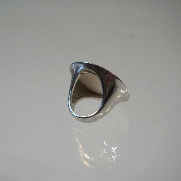 Statement Ring Button Style Size 8 Ring Silver Tone Faux Mother Of Pearl - Picture 5 of 7